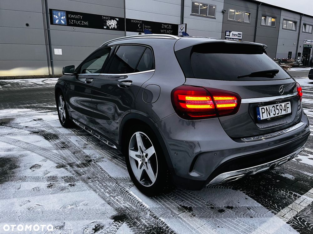 Mercedes-Benz GLA 180 7G-DCT AMG Line - 11