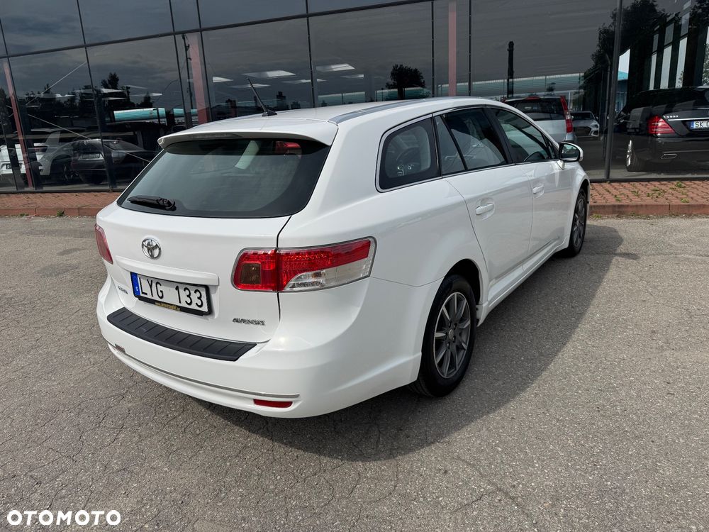 Toyota Avensis 1.8 Luna - 9
