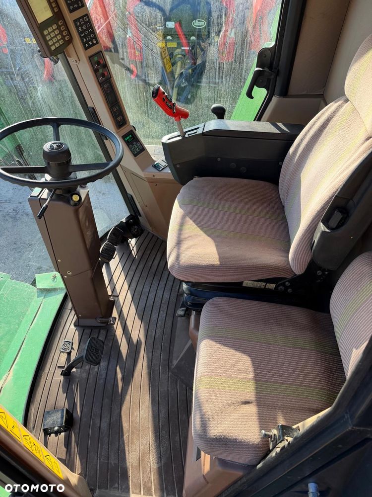 John Deere 2256 - 16