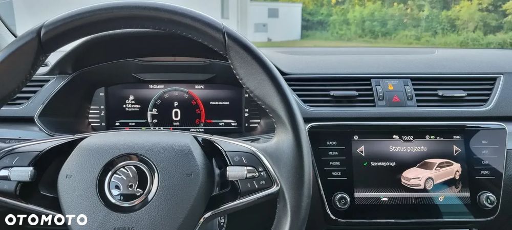 Skoda Superb 2.0 TDI SCR Style DSG - 6
