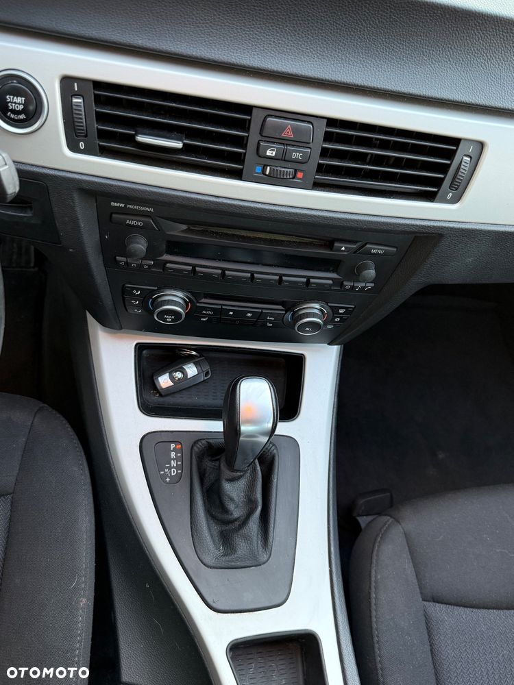 BMW Seria 3 318i - 6