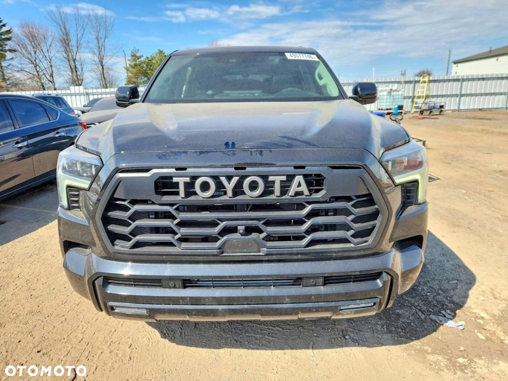 Toyota Sequoia - 5