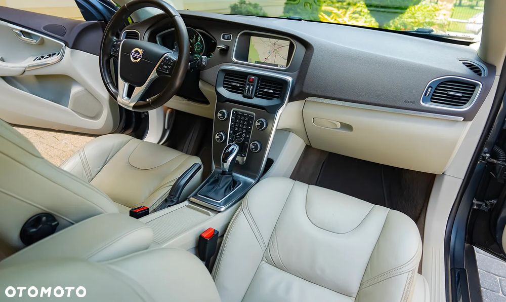 Volvo V40 T4 Powershift Summum - 31