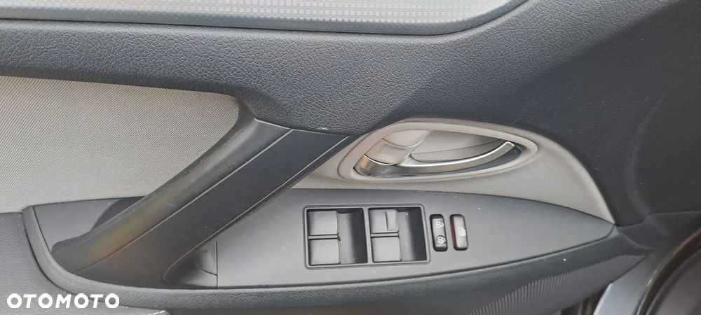 Toyota Avensis 2.0 D-4D Premium - 12