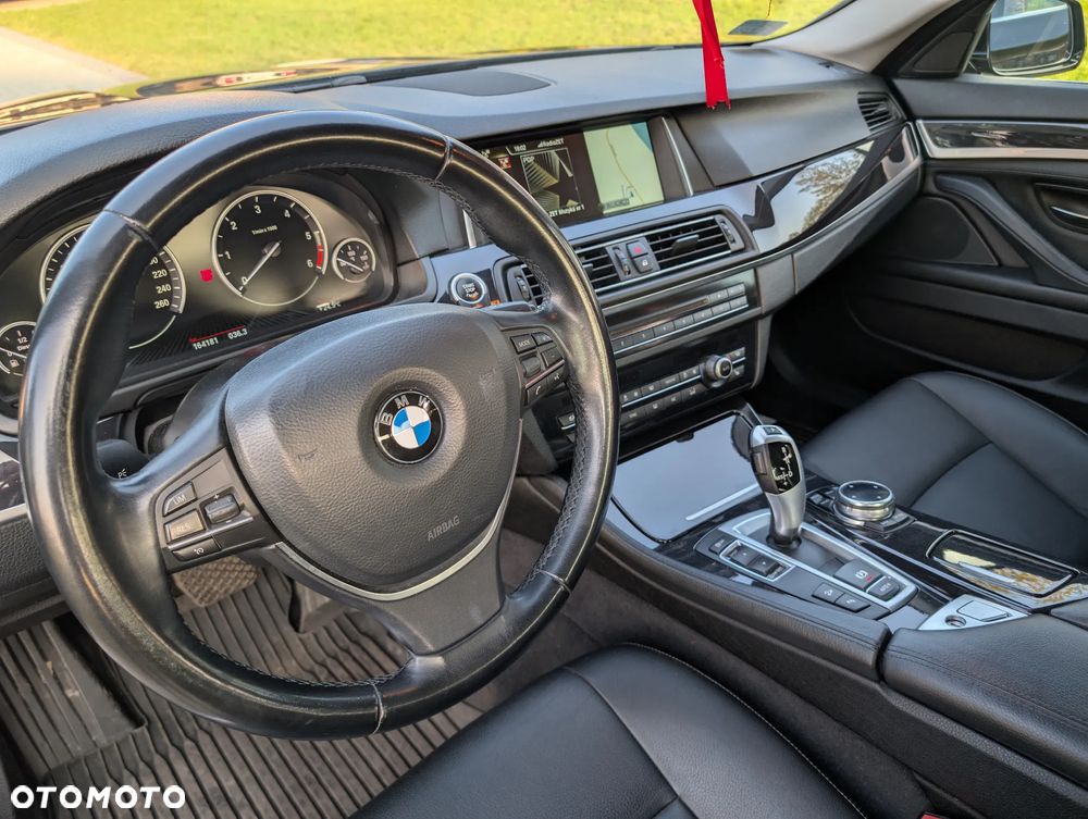 BMW Seria 5 525d xDrive Luxury Line - 16