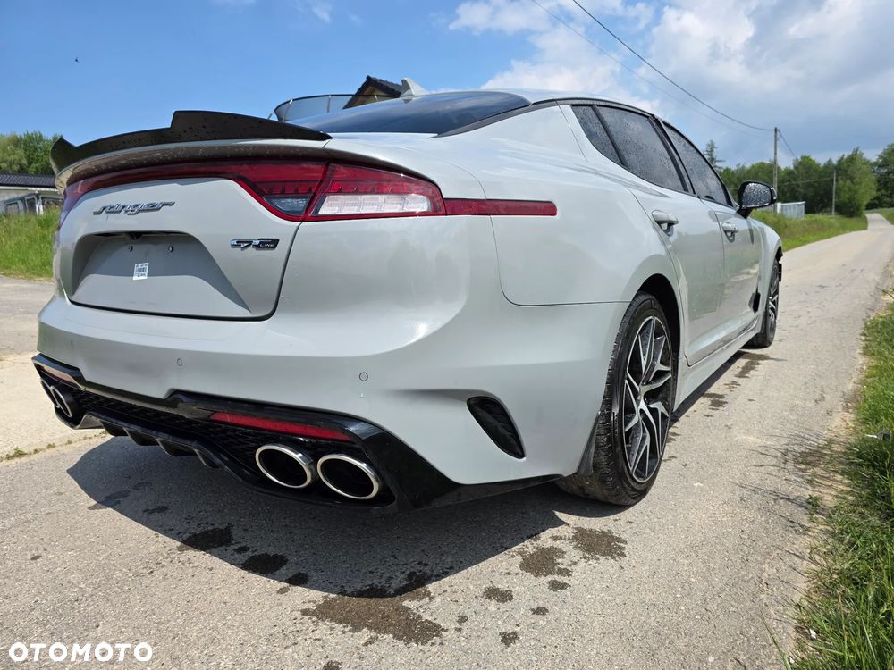Kia Stinger - 6
