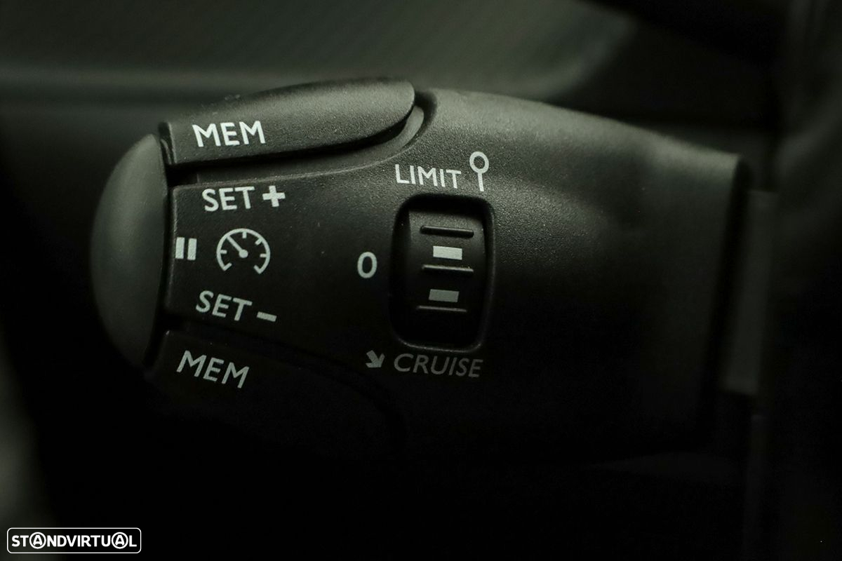Peugeot e-208 50 kWh SE Style - 18