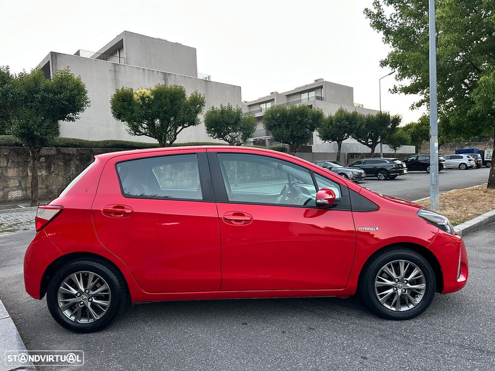 Toyota Yaris 1.5 HSD Active - 12