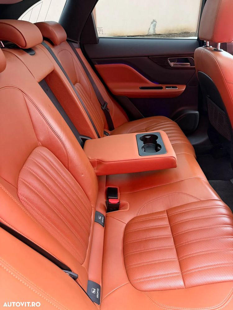 Jaguar F-Pace 25d AWD Aut. Portfolio - 23