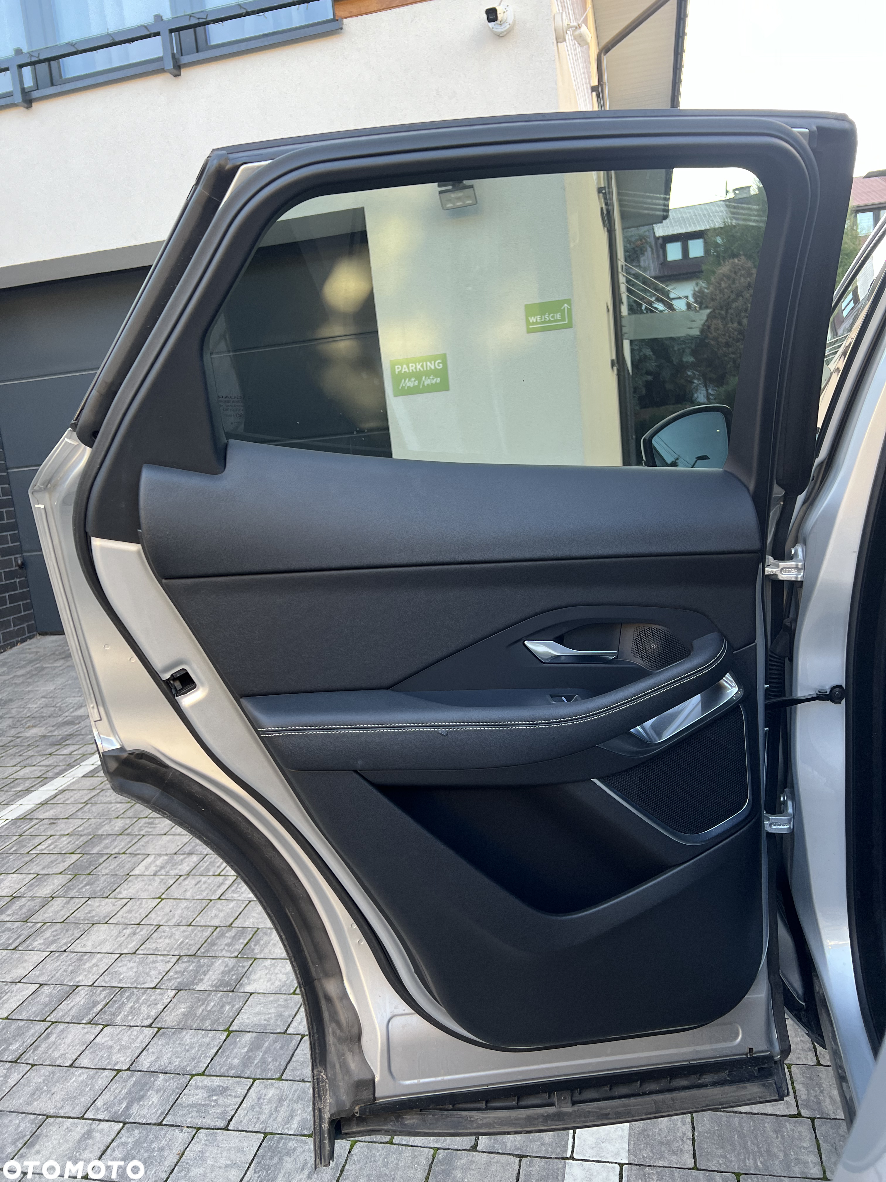 Jaguar E-Pace 2.0 i4D AWD R-Dynamic S - 18