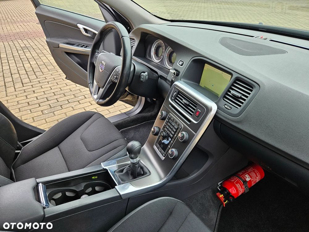 Volvo V60 D2 Kinetic - 32