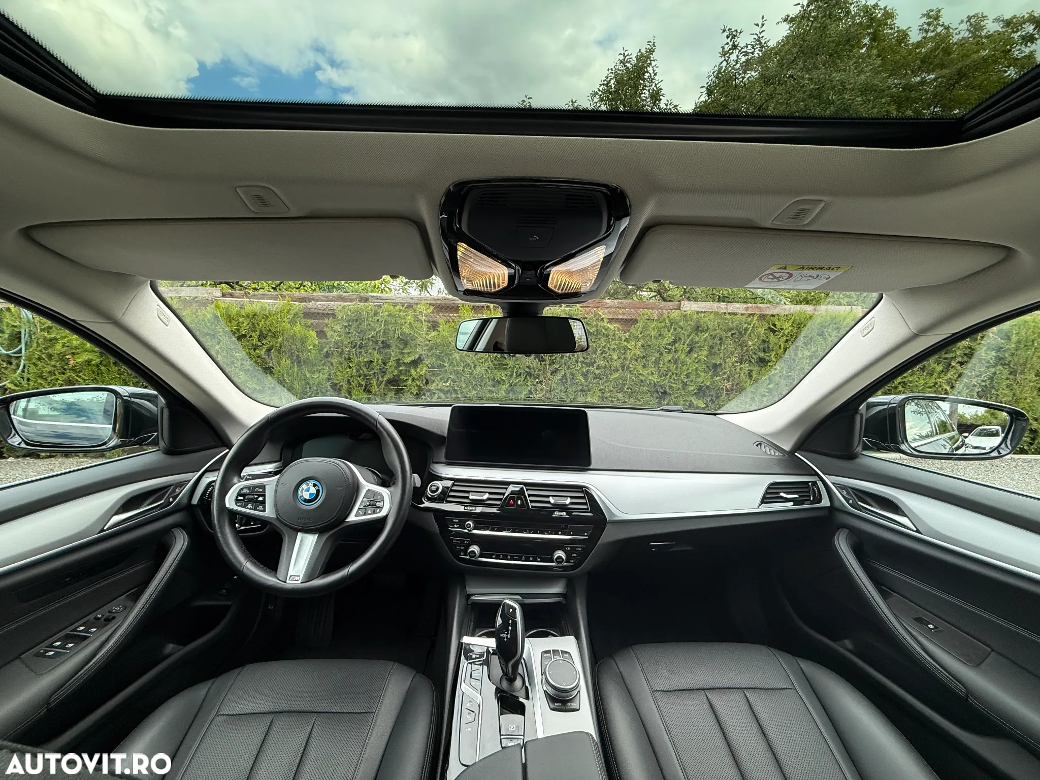BMW Seria 5 530e xDrive Touring Aut. Luxury Line - 9