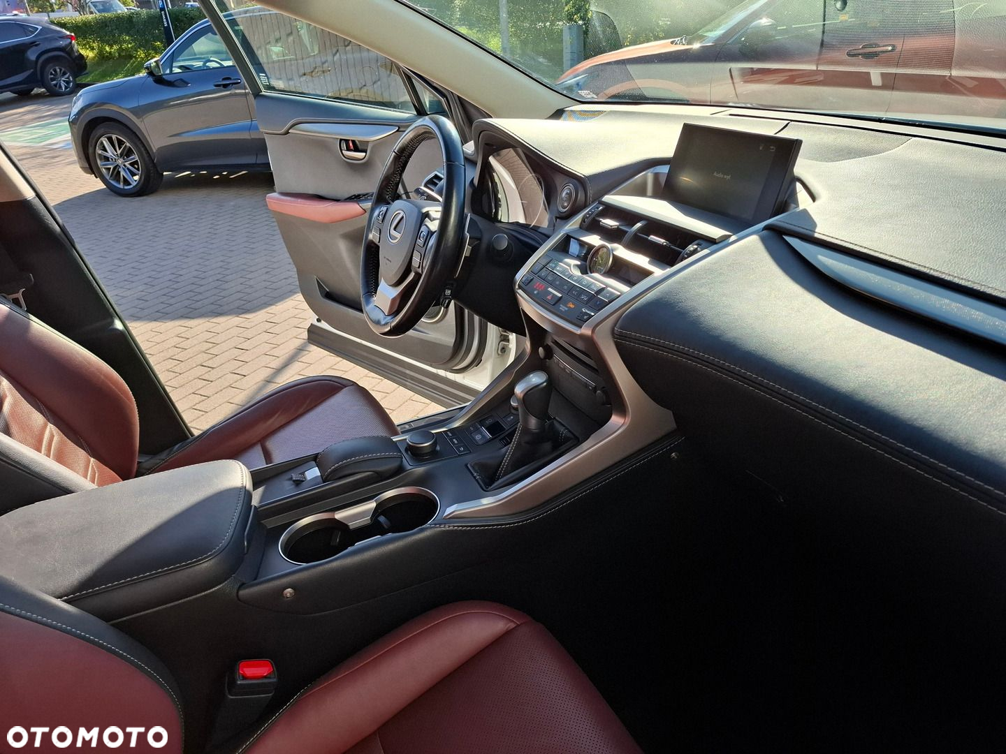 Lexus NX 200t Comfort AWD - 19