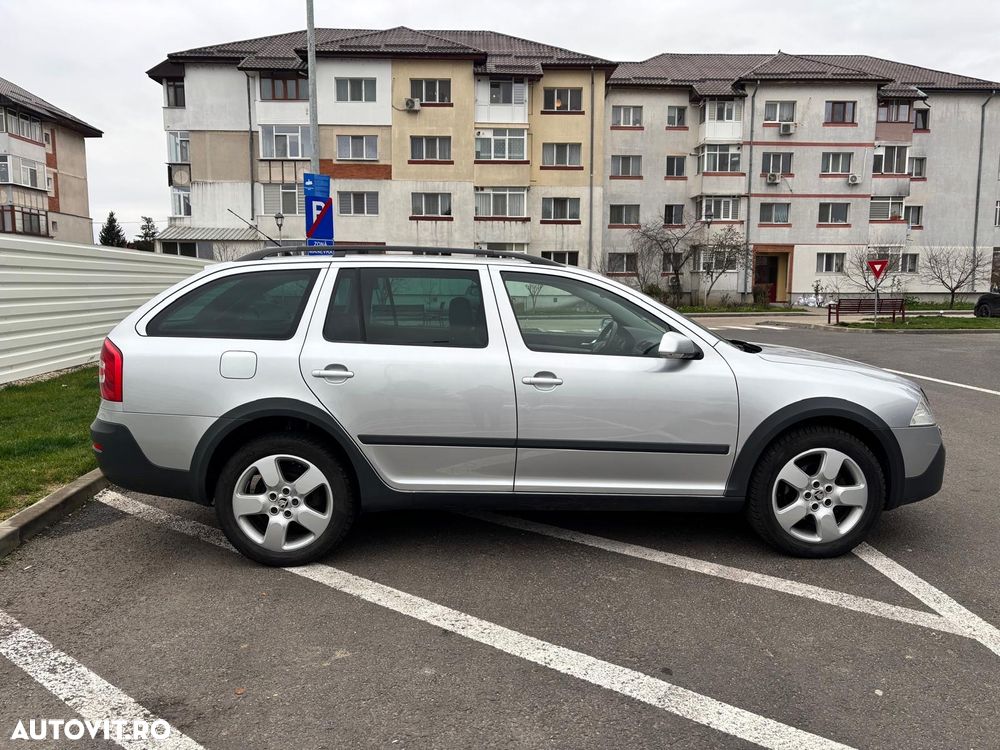 Skoda Octavia Combi 2.0 TDI DPF Scout 4x4 - 11