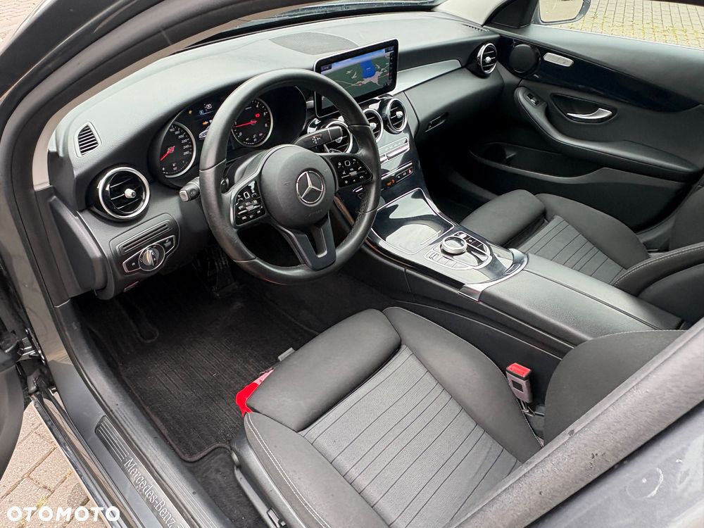 Mercedes-Benz Klasa C 180 d 9G-TRONIC - 12