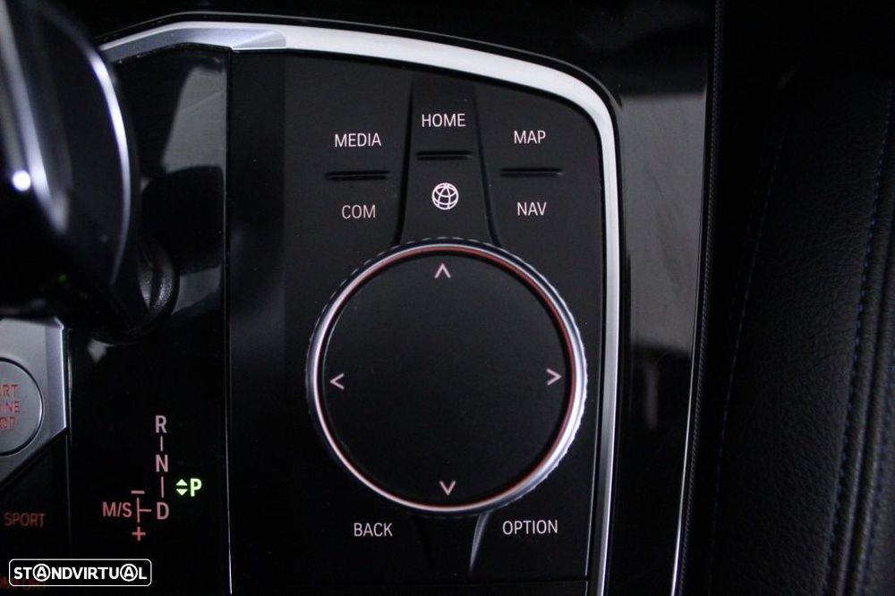 BMW 116 d Pack Desportivo M Auto - 29