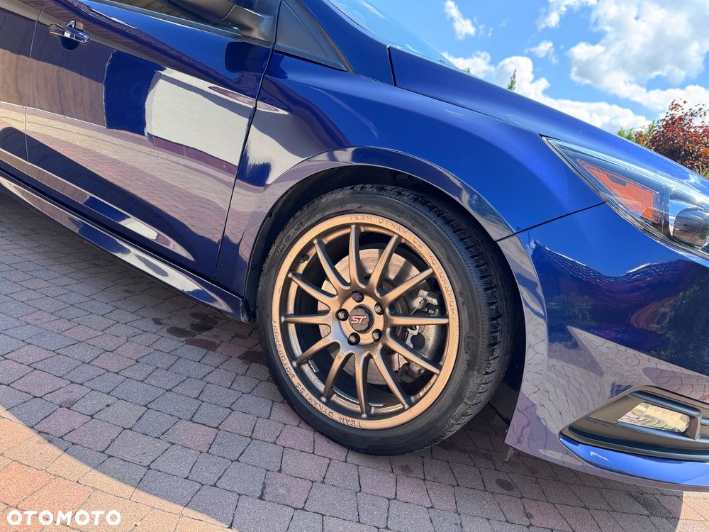 Ford Focus 2.0 EcoBoost ST - 8