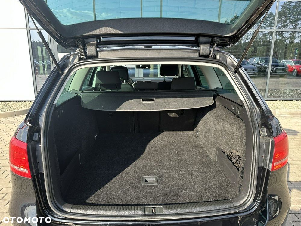 Volkswagen Passat Variant 2.0 Blue TDI SCR Comfortline - 28