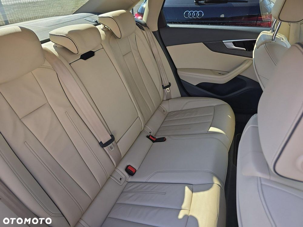 Audi A4 Limousine - 11