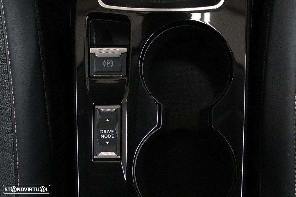 Peugeot 208 1.2 PureTech Allure - 17