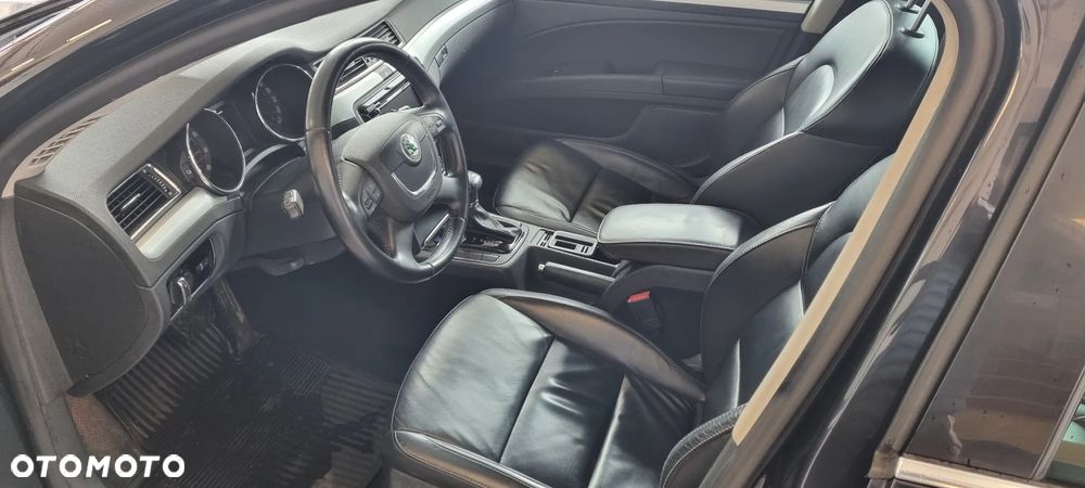Skoda Superb 2.0 TSI Ambition DSG - 9