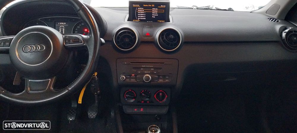 Audi A1 Sportback 1.6 TDI Admired - 8