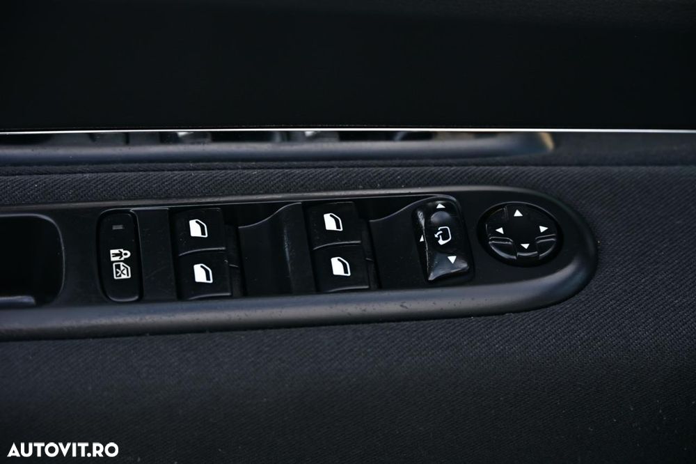 Peugeot 3008 HYbrid4 2.0 HDI FAP BMP - 24