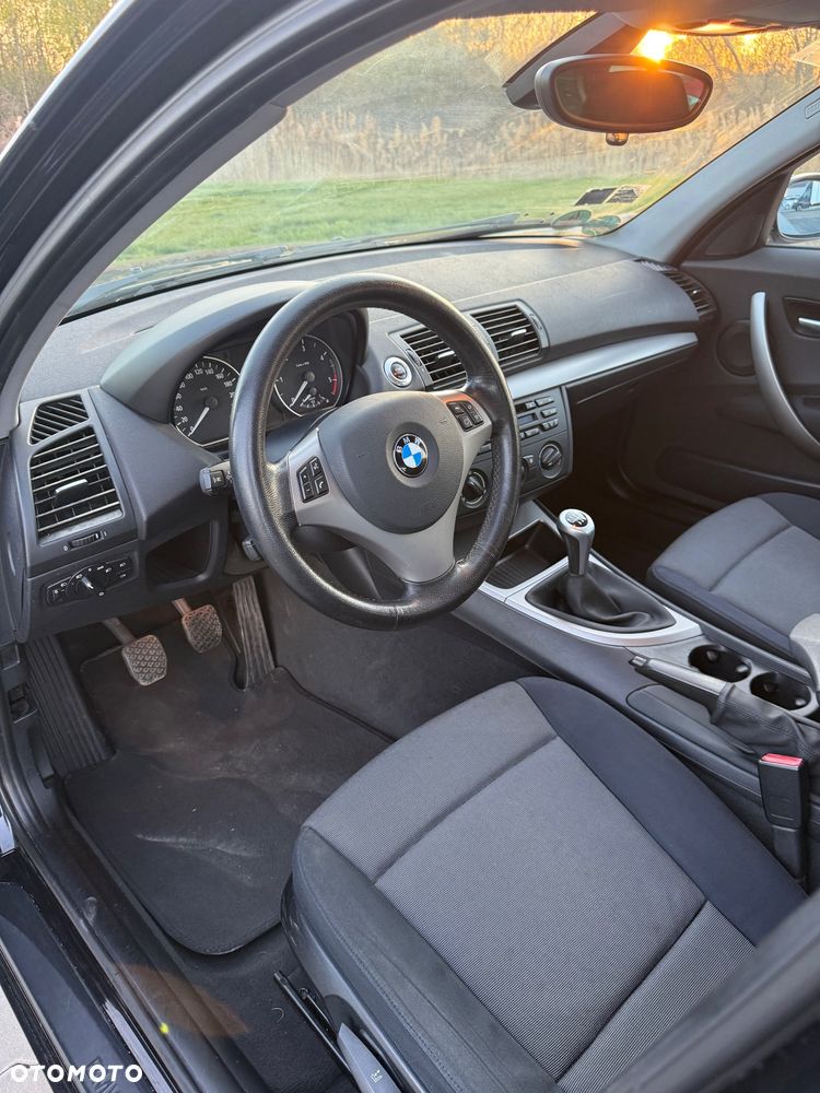 BMW Seria 1 120d DPF - 16