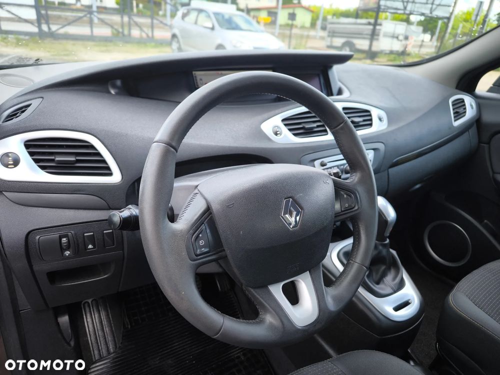 Renault Scenic 2.0 16V 140 CVT Dynamique - 11