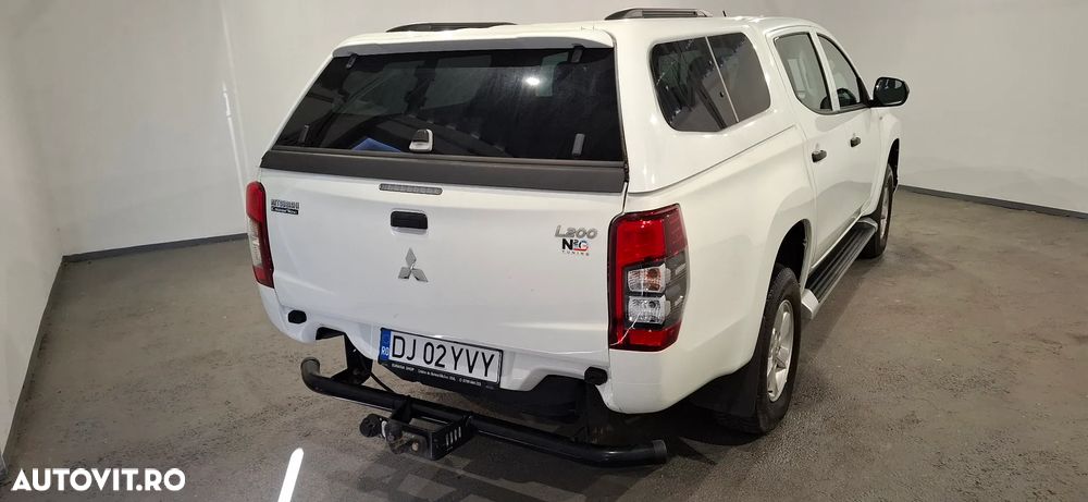 Mitsubishi L200 Double Cab 2.2 DI-D M/T Instyle - 2