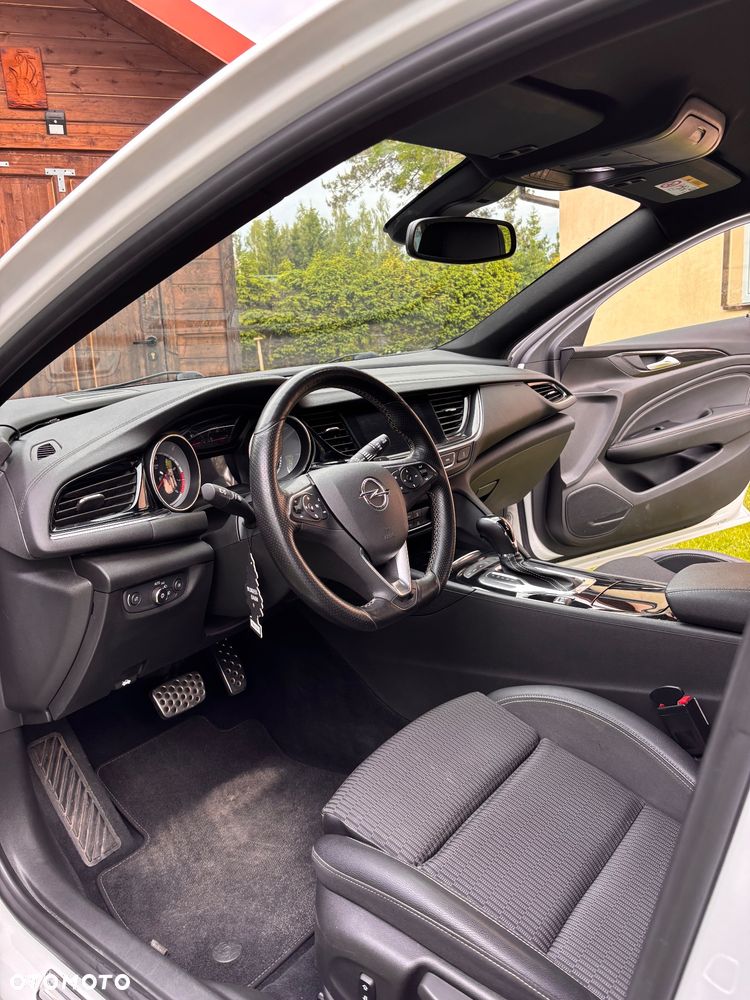 Opel Insignia - 11