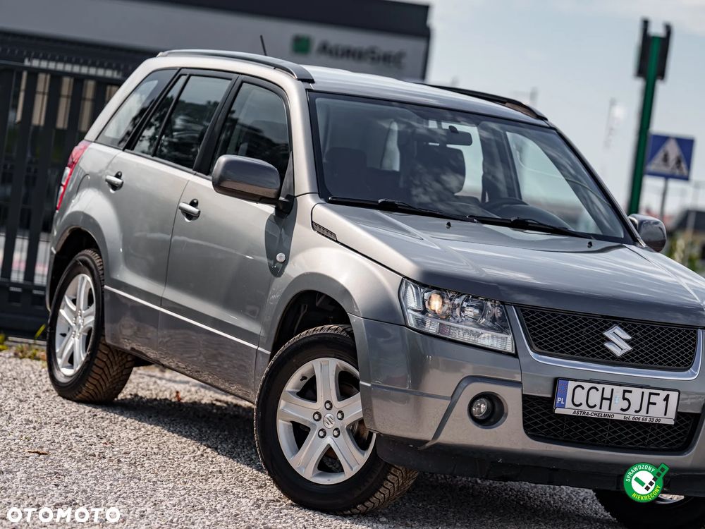 Suzuki Grand Vitara 2.0 Comfort + Family - 7