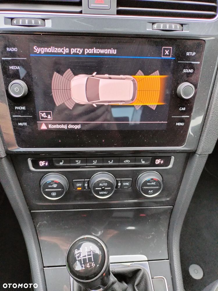 Volkswagen Golf 1.0 TSI BMT Comfortline - 24