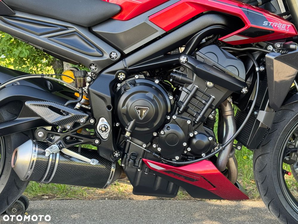 Triumph Street Triple - 9