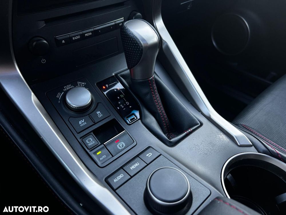 Lexus Seria NX - 14