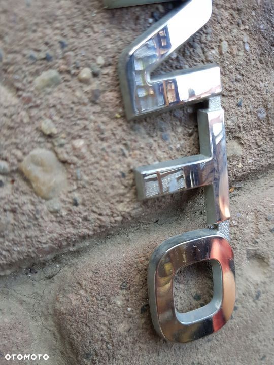 Kia Sorento II Emblemat Klapy - 2