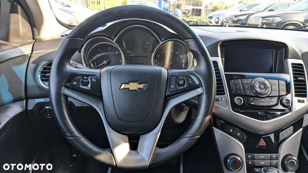 Chevrolet Cruze - 23