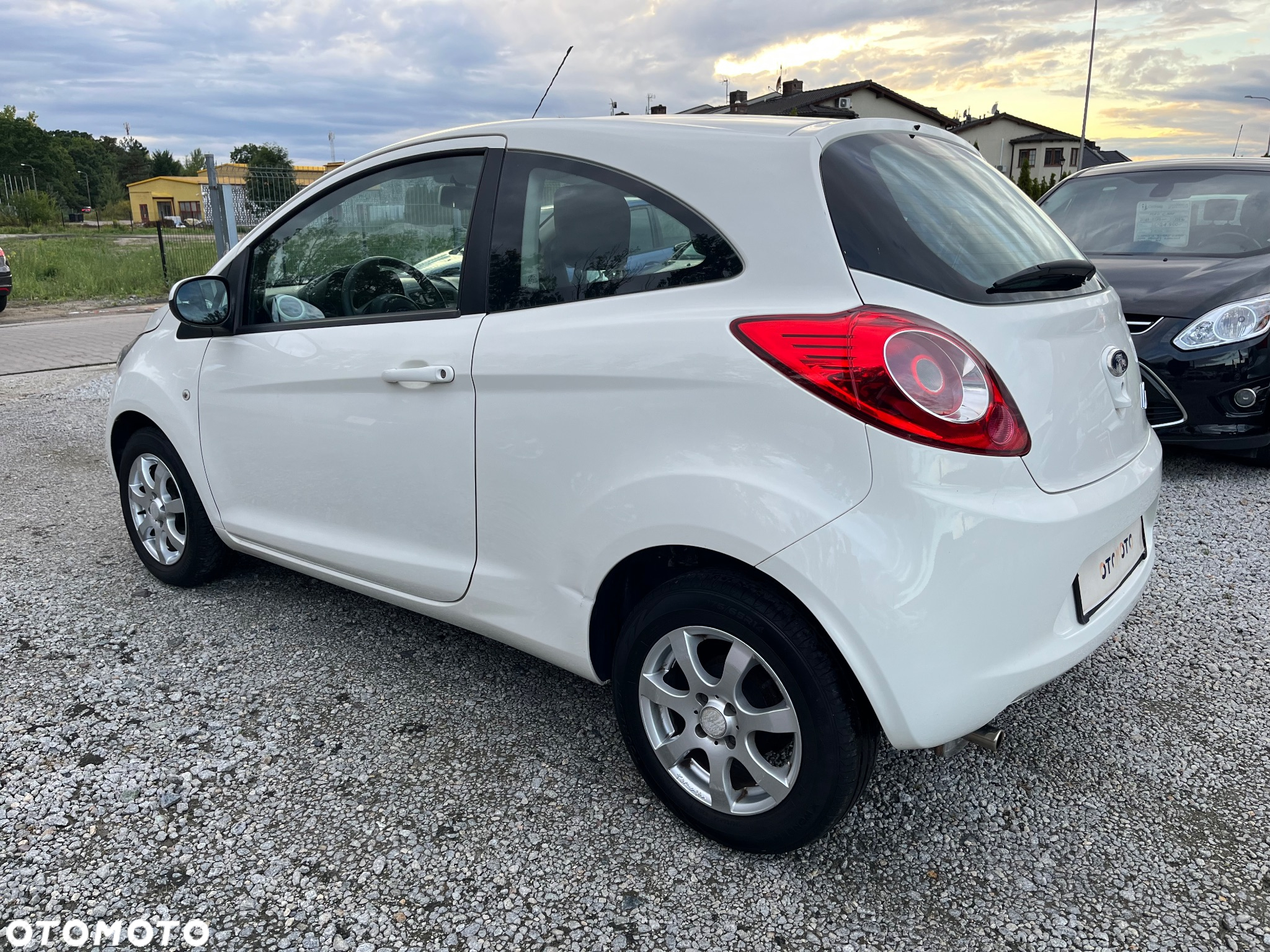 Ford KA 1.2 Ambiente - 17