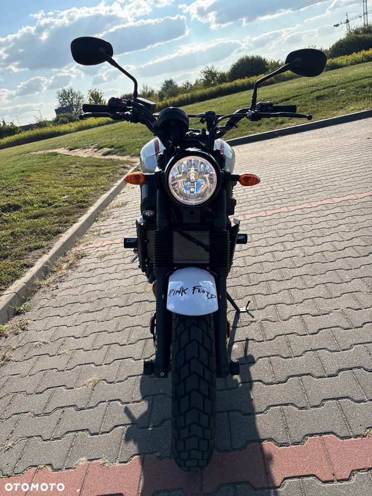 Yamaha XSR - 3