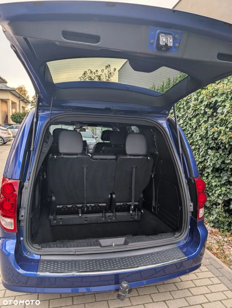 Dodge Grand Caravan - 4