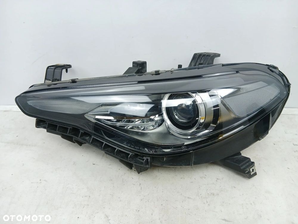 Reflektor przód przedni lewy lampa XENON SKRĘTNY Alfa Romeo Giulia