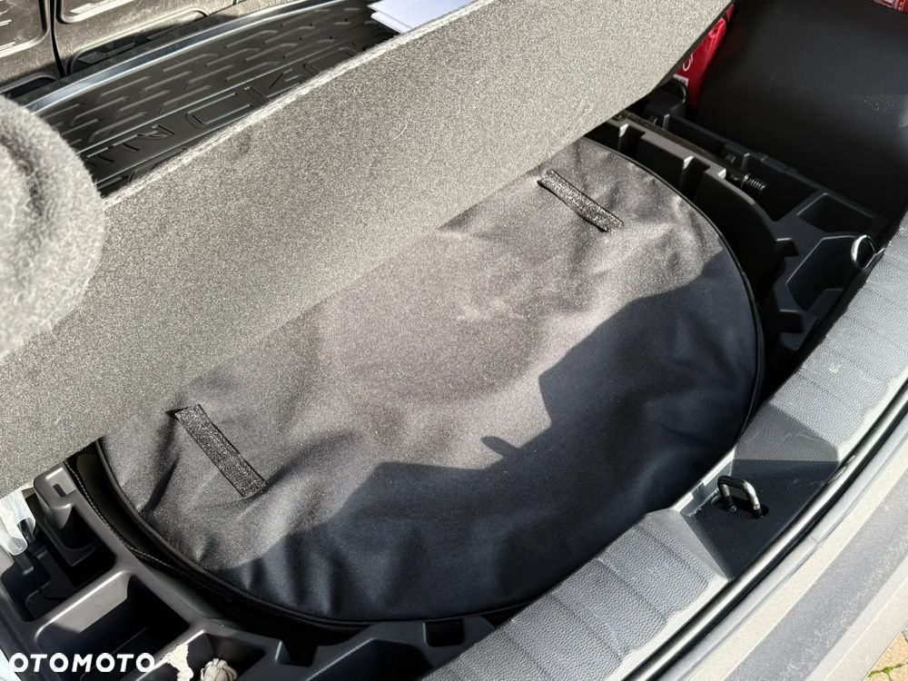 Toyota Corolla Cross 2.0 Hybrid Style AWD - 10