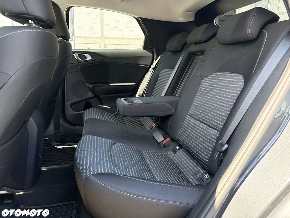 Kia XCeed 1.6 T-GDI M DCT - 13