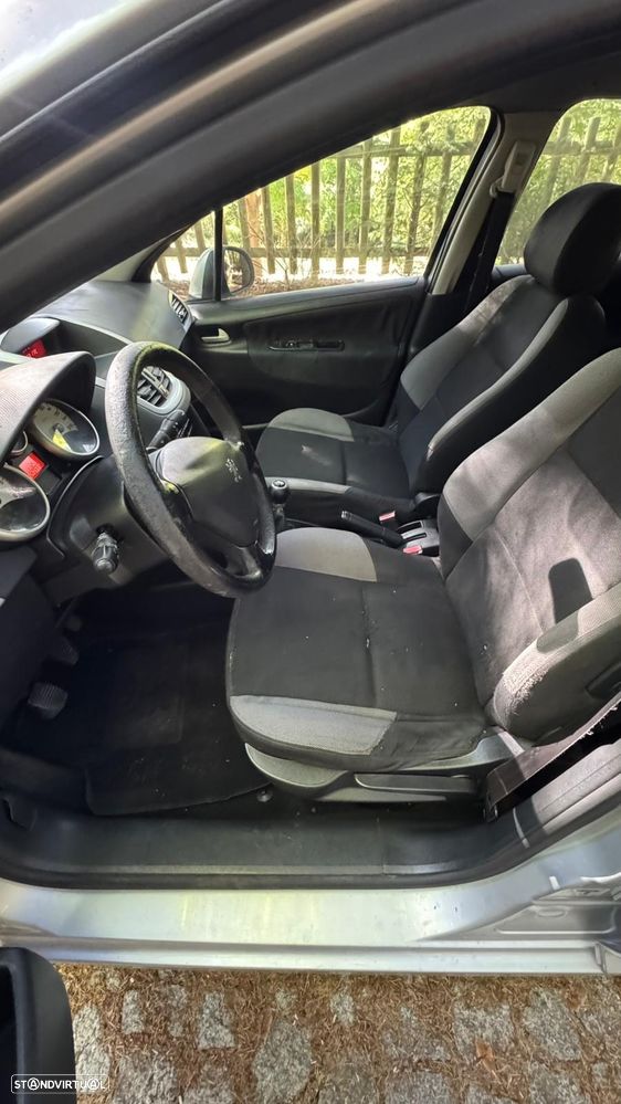 Peugeot 207 - 6