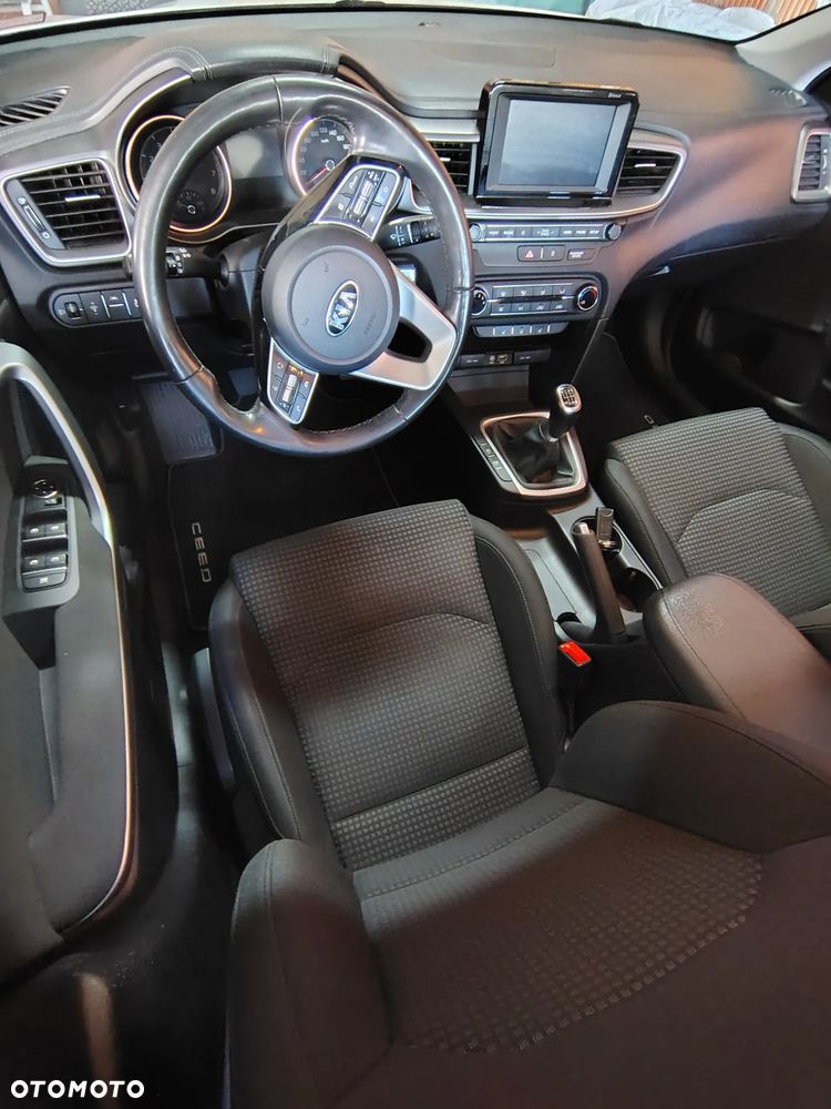 Kia Ceed 1.0 T-GDI ISG GT Line - 29