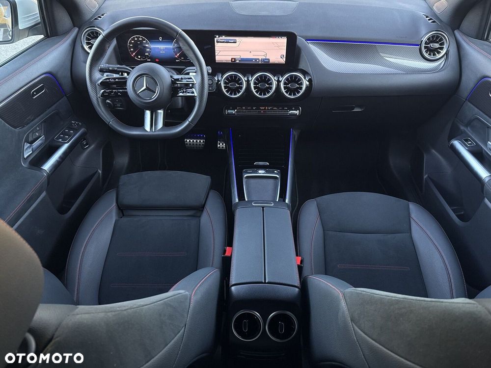 Mercedes-Benz GLA - 17