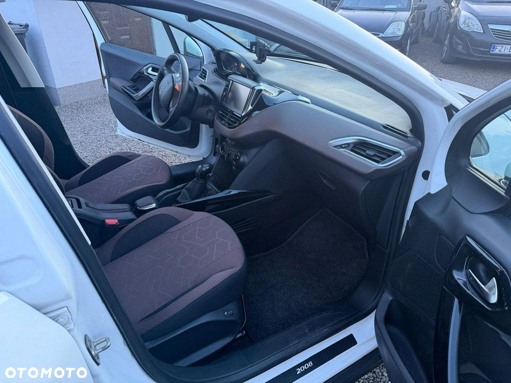Peugeot 2008 - 18