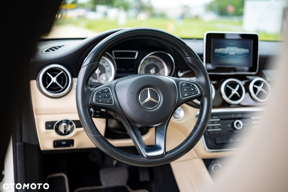 Mercedes-Benz CLA 250 7G-DCT - 33