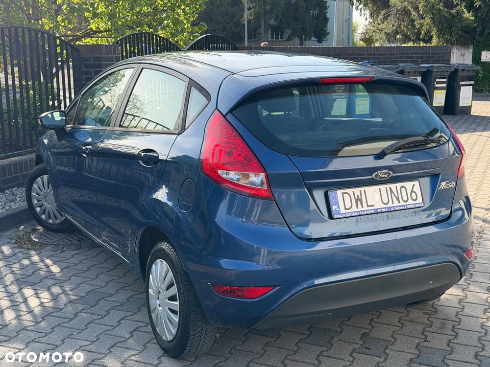 Ford Fiesta 1.25 Ambiente EU5 - 10