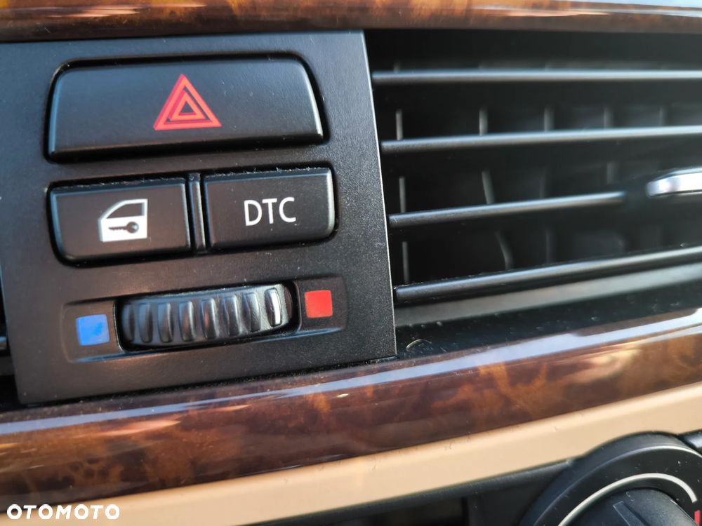 BMW Seria 3 330i - 36